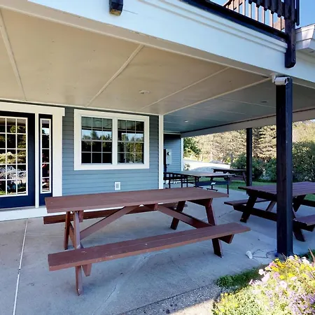 Bromley Village - Clovers 767A